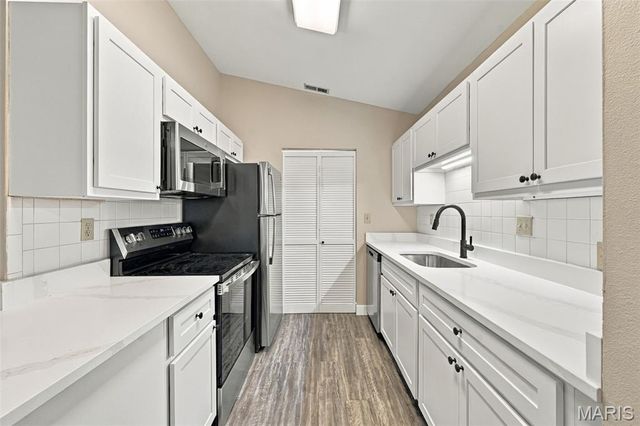 2415 Sandalwood Creek Court E, Wildwood, MO 63038