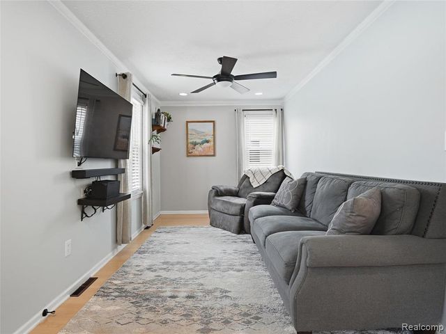 47300 Burton Drive, Shelby Twp, MI 48317