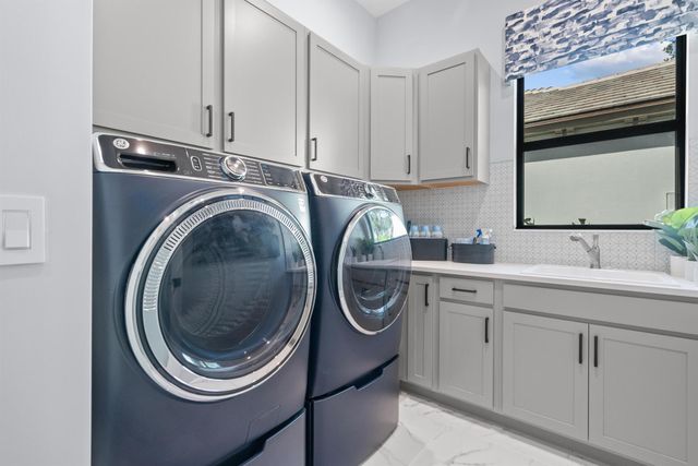 9259 Seaglass Court, Vero Beach, FL 32963