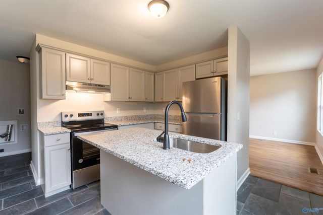 3708 Valleydale Road, Huntsville, AL 35810