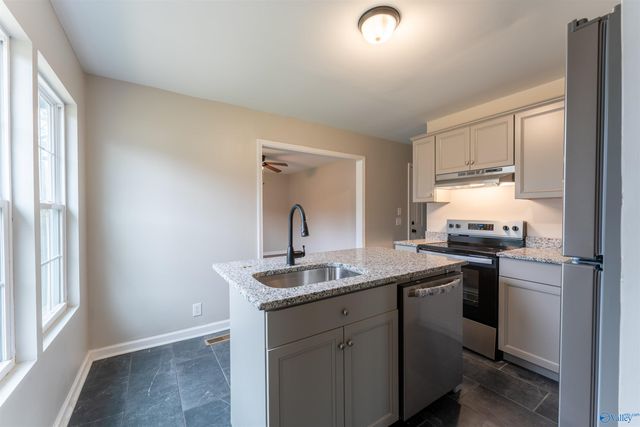 3708 Valleydale Road, Huntsville, AL 35810