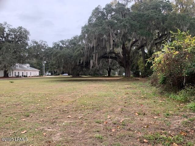 1237 Ribaut Road, Beaufort, SC 29902