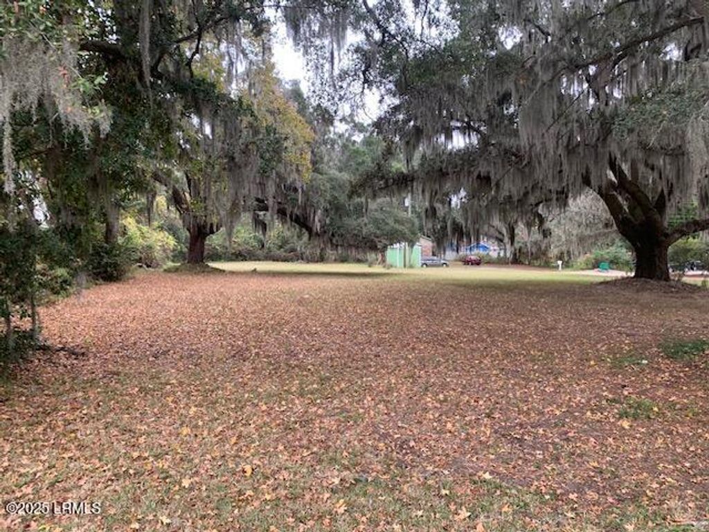 1237 Ribaut Road, Beaufort, SC 29902