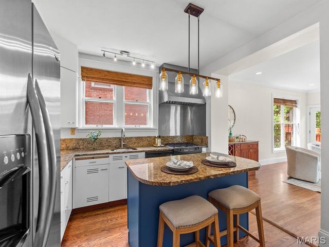 7147 Princeton Avenue, University City, MO 63130