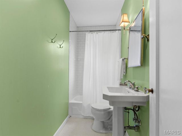 7147 Princeton Avenue, University City, MO 63130