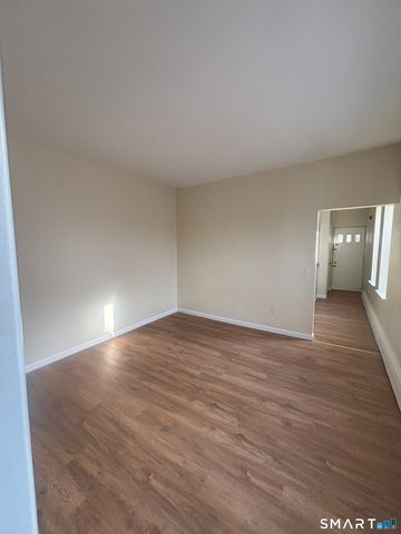 1804 Barnum Avenue 5, Bridgeport, CT 06610