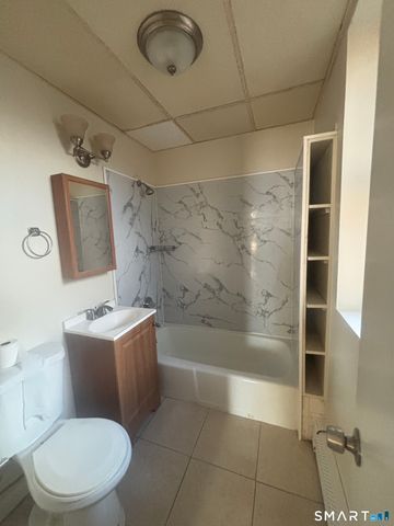 1804 Barnum Avenue 5, Bridgeport, CT 06610