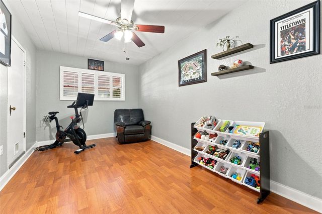 1317 DIVOT LANE, Tampa, FL 33612