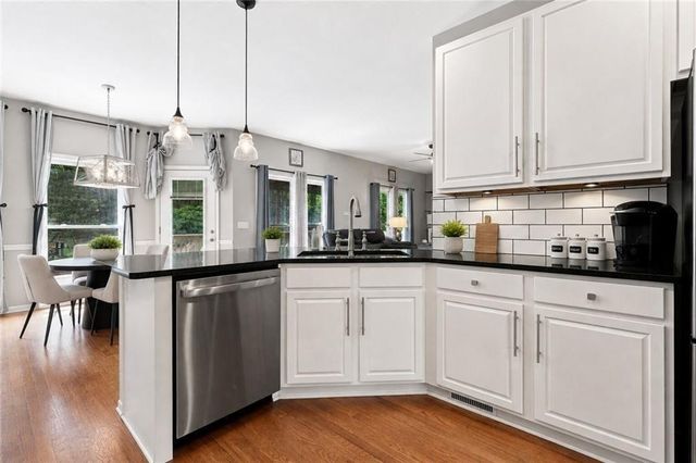 860 Valley Drive, Canton, GA 30114