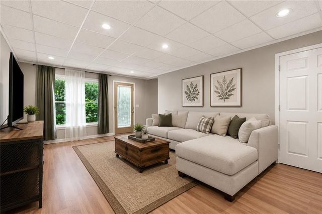 860 Valley Drive, Canton, GA 30114