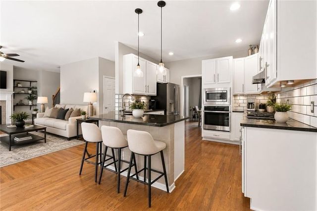 860 Valley Drive, Canton, GA 30114