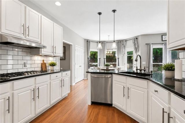 860 Valley Drive, Canton, GA 30114