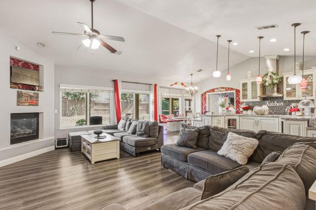 2610 Marie Drive, Madera, CA 93637