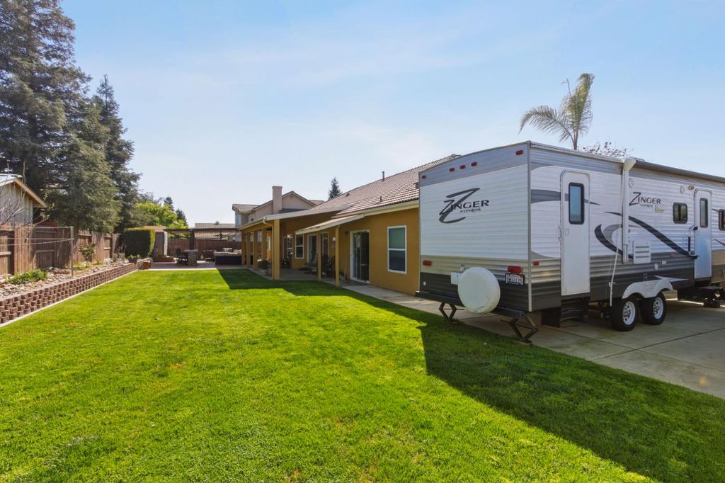 Image 31 of property listing at 2610 Marie Drive, Madera, CA 93637