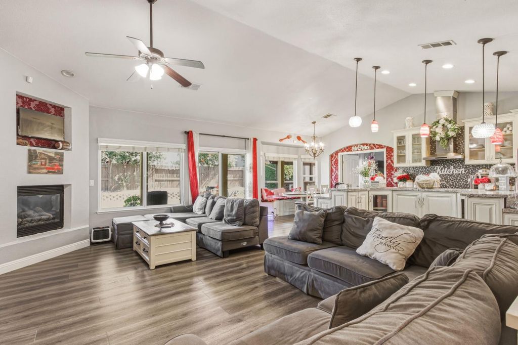 Image 6 of property listing at 2610 Marie Drive, Madera, CA 93637