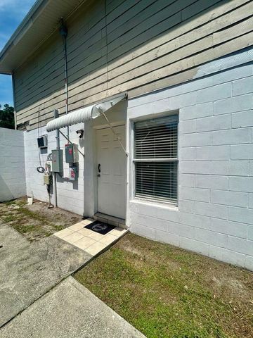 7302 WOODHALL COURT, Tampa, FL 33634