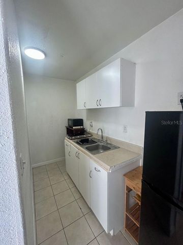 7302 WOODHALL COURT, Tampa, FL 33634