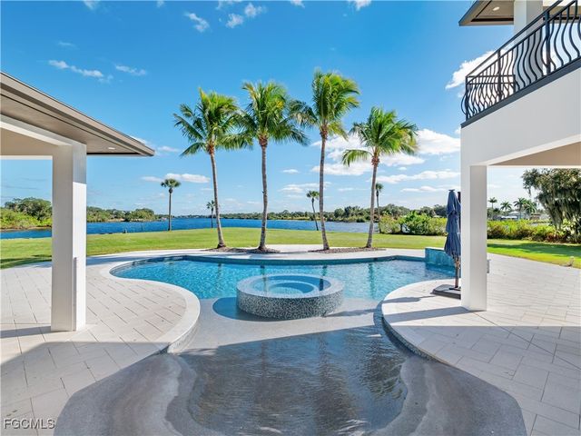 18090 N Olga DR, Alva, FL 33920