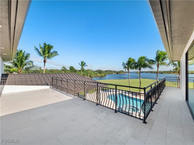 18090 N Olga DR, Alva, FL 33920