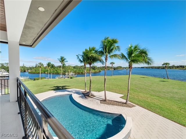 18090 N Olga DR, Alva, FL 33920