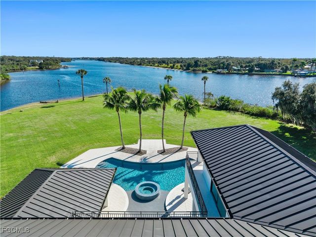 18090 N Olga DR, Alva, FL 33920