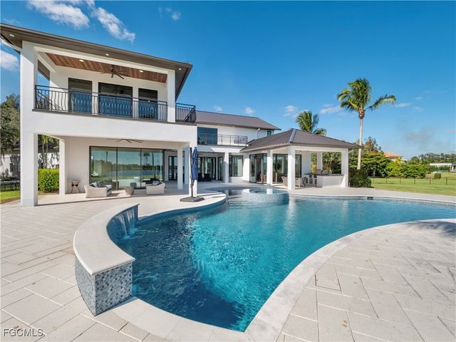 18090 N Olga DR, Alva, FL 33920