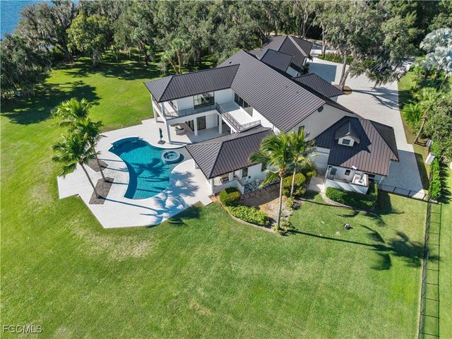 18090 N Olga DR, Alva, FL 33920