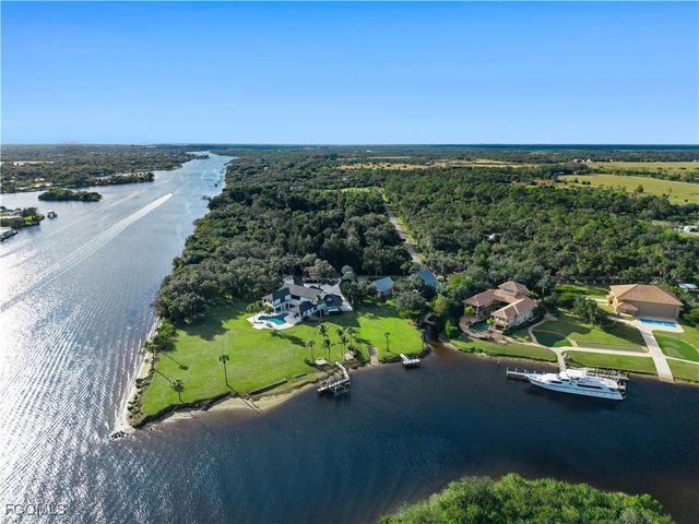 18090 N Olga DR, Alva, FL 33920