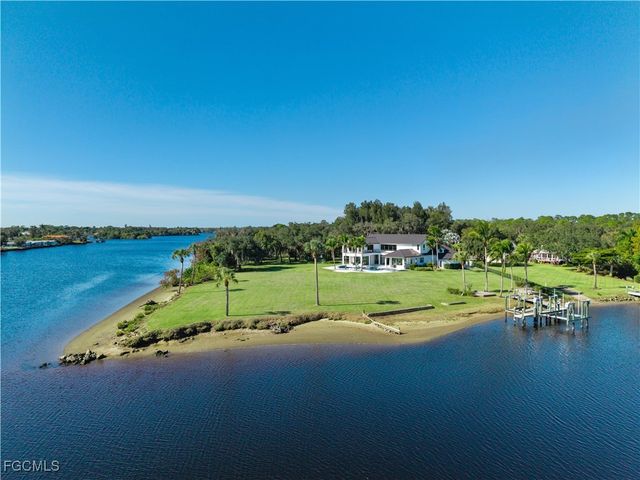 18090 N Olga DR, Alva, FL 33920