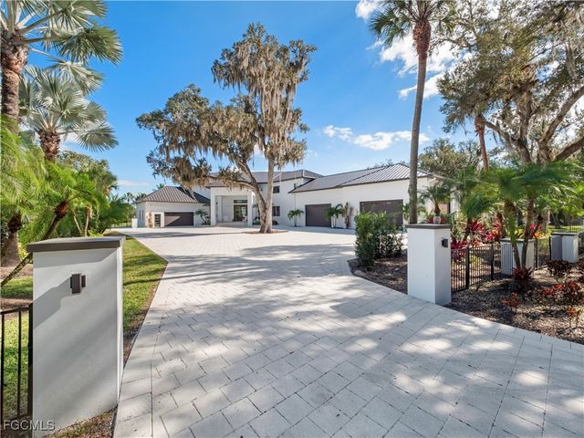 18090 N Olga DR, Alva, FL 33920