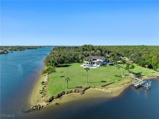 18090 N Olga DR, Alva, FL 33920