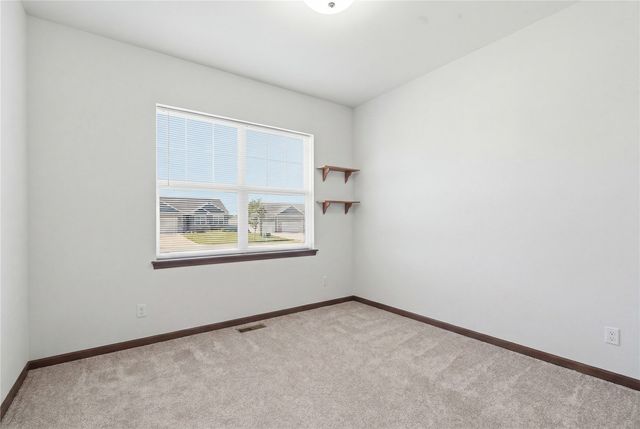 7700 1st Avenue NW, Cedar Rapids, IA 52405