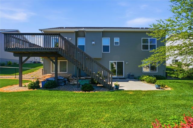 7700 1st Avenue NW, Cedar Rapids, IA 52405