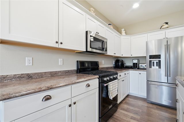 7700 1st Avenue NW, Cedar Rapids, IA 52405