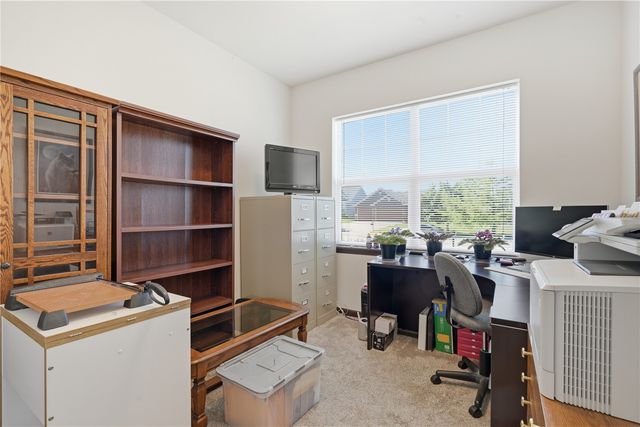 7700 1st Avenue NW, Cedar Rapids, IA 52405
