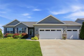 7700 1st Avenue NW, Cedar Rapids, IA 52405