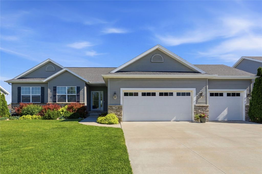 7700 1st Avenue NW, Cedar Rapids, IA 52405