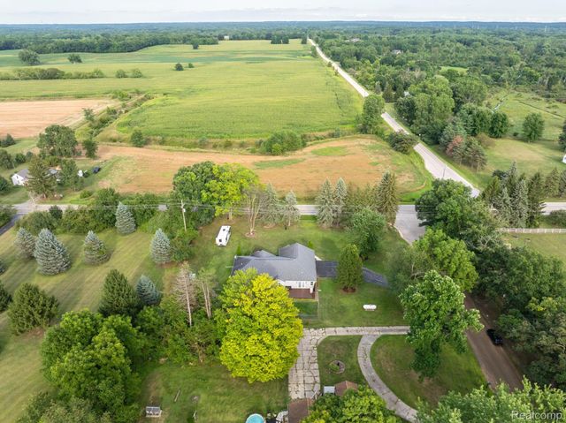 1986 Baldwin Road, Lapeer, MI 48446