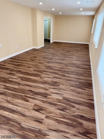 2268 Mount Hood Ln, Toms River Township, NJ 08753