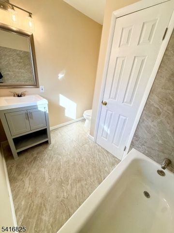 2268 Mount Hood Ln, Toms River Township, NJ 08753