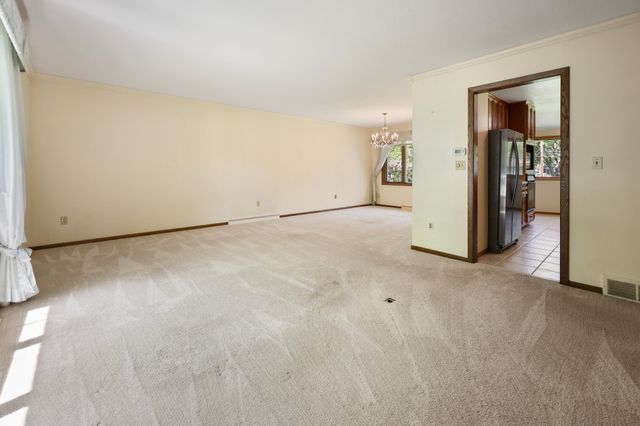 912 3rd Avenue N, Sauk Rapids, MN 56379
