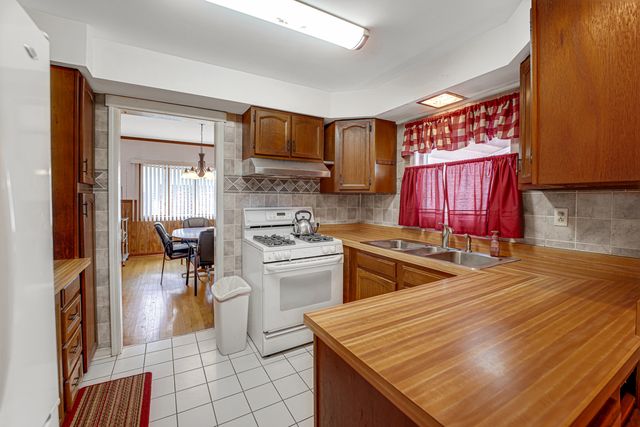 3704 S State Street, Crete, IL 60417