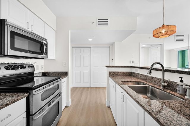 90 Alton Rd 1908, Miami Beach, FL 33139