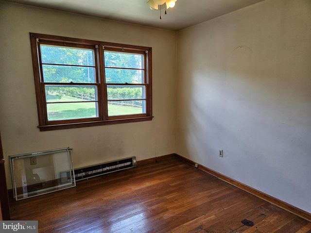 147 CHASE ST, Bowling Green, VA 22427