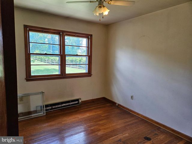 147 CHASE ST, Bowling Green, VA 22427