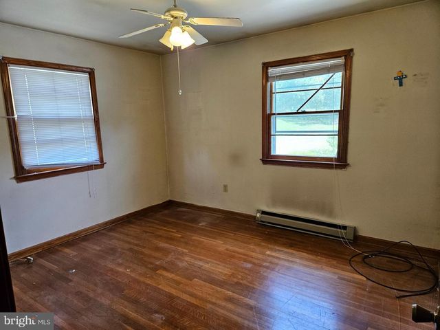 147 CHASE ST, Bowling Green, VA 22427