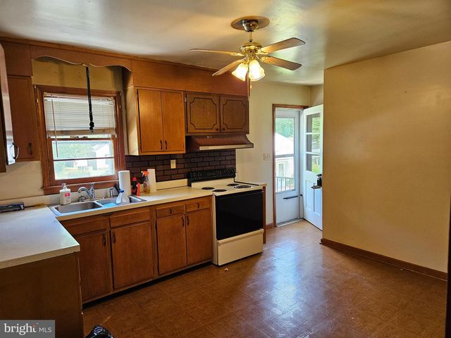 147 CHASE ST, Bowling Green, VA 22427