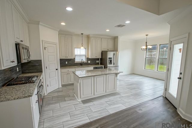 39327 Ironwood Ave, Prairieville, LA 70769