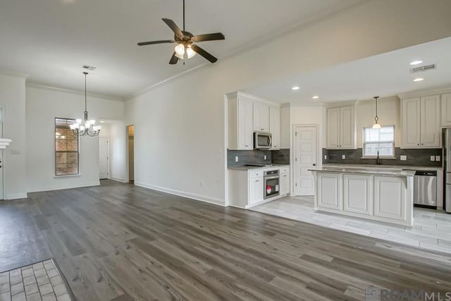 39327 Ironwood Ave, Prairieville, LA 70769