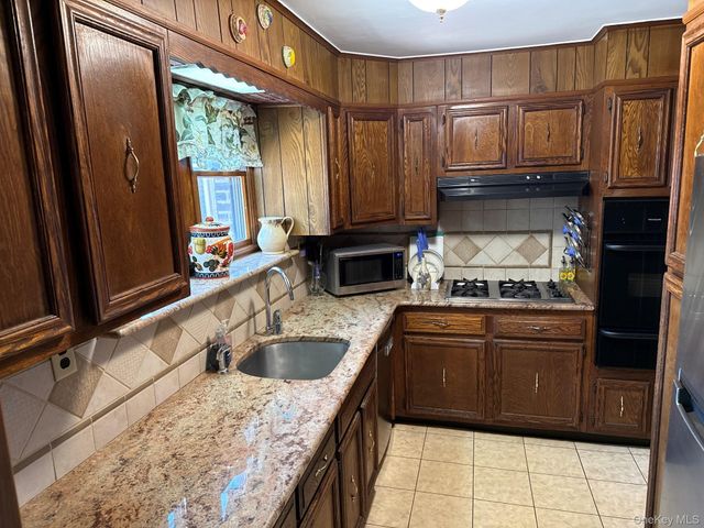 47-33 188th Street, Flushing, NY 11358